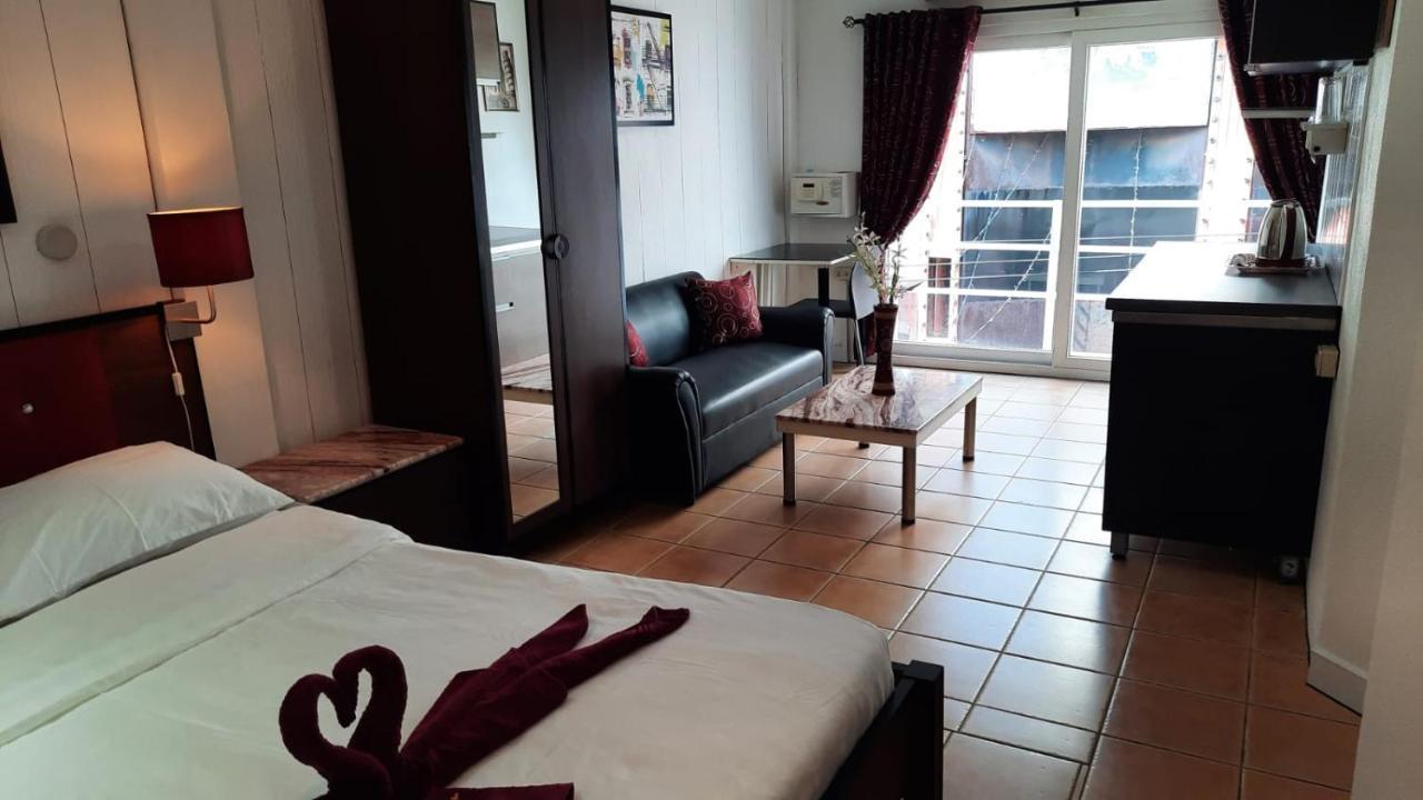 Swiss Food Restaurant And Room For Rent Pattaya Exterior photo