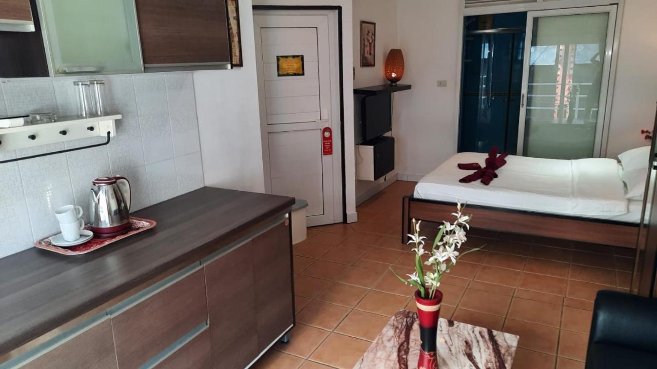 Swiss Food Restaurant And Room For Rent Pattaya Exterior photo