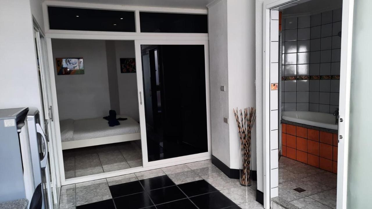 Swiss Food Restaurant And Room For Rent Pattaya Exterior photo