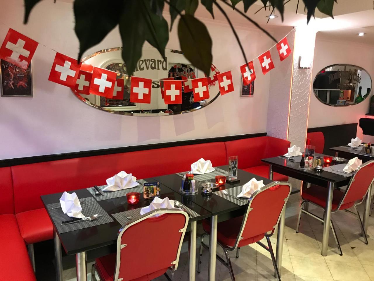 Swiss Food Restaurant And Room For Rent Pattaya Exterior photo