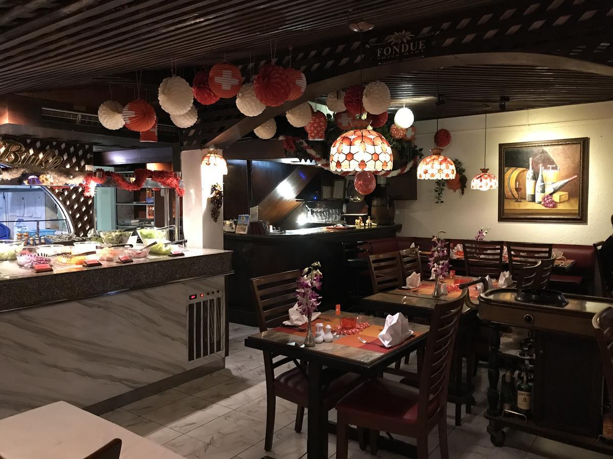 Swiss Food Restaurant And Room For Rent Pattaya Exterior photo